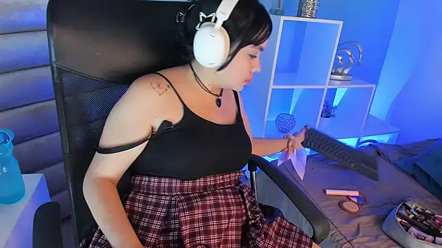 April Swett online show from March 2026 12:23:02 PM