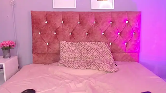lilirousee online show from May 2026 06:04:02 PM