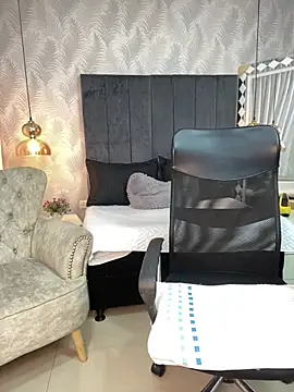 Miaafoxx   online show from February 2026 07:34:02 PM