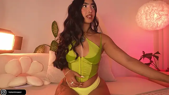 Snapshot of Kali-hill chatting on April 2026 08:33:02 AM Kali-hill online show from April 2026 08:33:02 AM