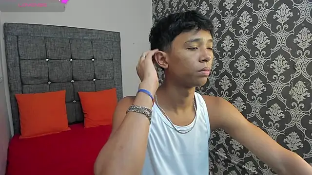 Snapshot of Little_Twink19x chatting on June 2026 07:23:01 PM Little Twink19x online show from June 2026 07:23:01 PM