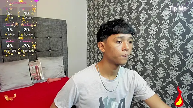 Snapshot of Little_Twink19x chatting on June 2026 07:25:02 PM Little Twink19x online show from June 2026 07:25:02 PM
