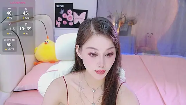 Luckmia333 online show from May 2026 03:20:02 PM
