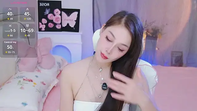 Luckmia333 online show from May 2026 02:34:02 PM