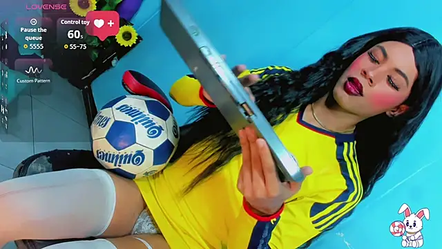 Alondra Wile online show from July 2026 07:40:02 PM