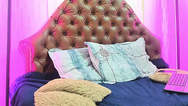 thiago cruz0 online show from February 2026 12:46:01 PM