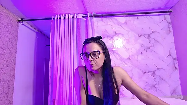 Snapshot of QueenSallyDesire chatting on March 2026 01:42:01 AM QueenSallyDesire online show from March 2026 01:42:01 AM