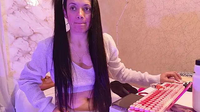 Snapshot of QueenSallyDesire chatting on March 2026 04:07:01 AM QueenSallyDesire online show from March 2026 04:07:01 AM