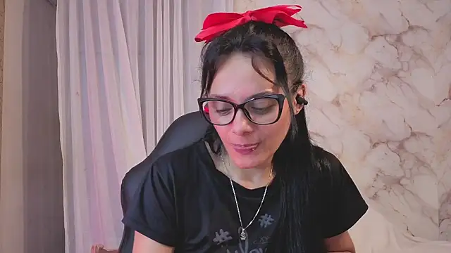 Snapshot of QueenSallyDesire chatting on March 2026 08:26:33 AM QueenSallyDesire online show from March 2026 08:26:33 AM