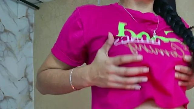 Snapshot of QueenSallyDesire chatting on April 2026 03:28:02 AM QueenSallyDesire online show from April 2026 03:28:02 AM