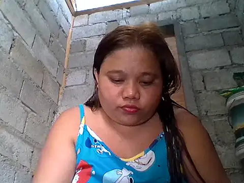 Snapshot of sweetlyn31 chatting on June 2026 12:15:02 AM sweetlyn31 online show from June 2026 12:15:02 AM