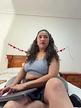 Snapshot of CrystalIvy chatting on March 2026 07:24:01 AM CrystalIvy online show from March 2026 07:24:01 AM