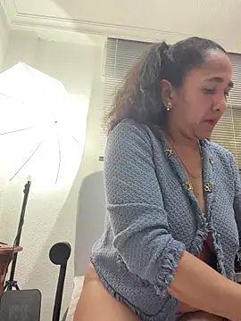 Snapshot of CrystalIvy chatting on March 2026 11:30:02 PM CrystalIvy online show from March 2026 11:30:02 PM