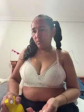 Snapshot of CrystalIvy chatting on March 2026 11:54:01 PM CrystalIvy online show from March 2026 11:54:01 PM