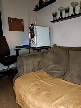 ZaramourXMrX online show from April 2026 07:28:02 PM