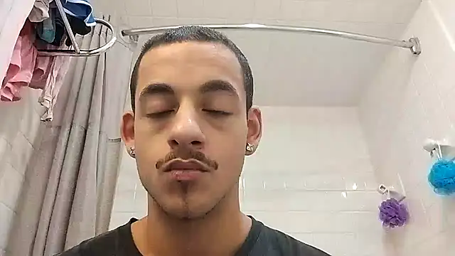 Snapshot of momo0208 chatting on February 2026 04:36:02 PM momo0208 online show from February 2026 04:36:02 PM