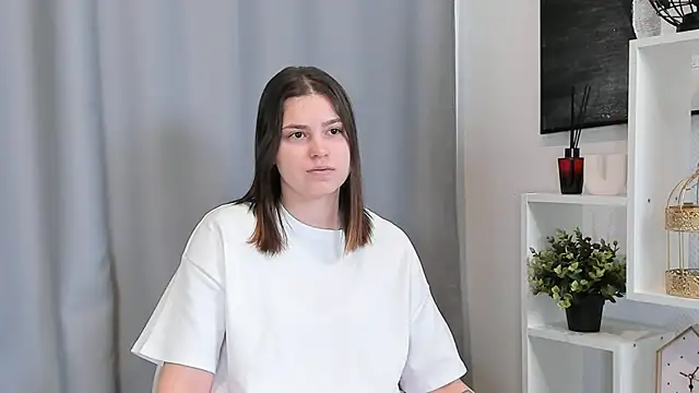 Snapshot of EileenBut chatting on February 2026 09:21:02 AM EileenBut online show from February 2026 09:21:02 AM