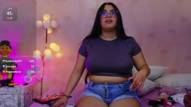 curvybuffgirllll online show from July 2026 07:49:02 PM