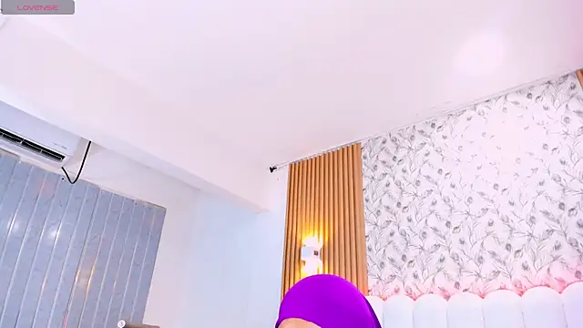 Malika Noor online show from July 2026 09:39:02 PM