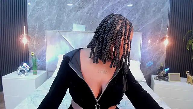 Snapshot of Emma_Dancer chatting on April 2026 01:19:01 PM Emma Dancer online show from April 2026 01:19:01 PM