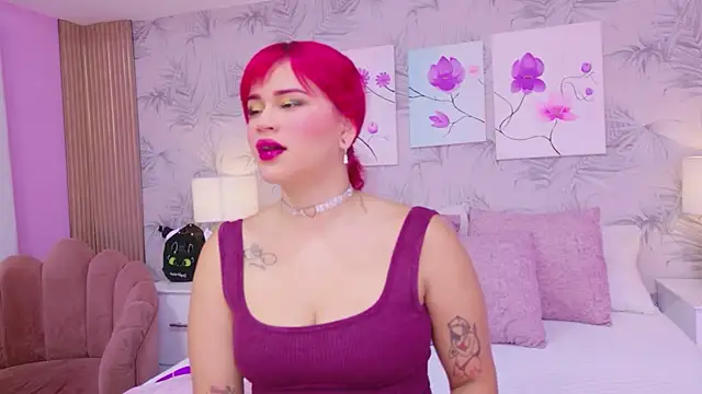 Snapshot of CherryTayloor chatting on April 2026 02:33:02 AM CherryTayloor online show from April 2026 02:33:02 AM