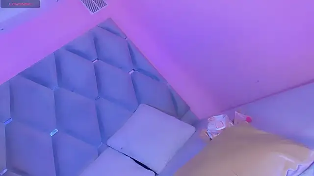 Snapshot of Daniiela_Ember chatting on April 2026 10:16:01 AM Daniiela Ember online show from April 2026 10:16:01 AM