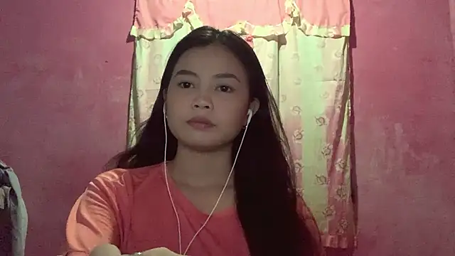 Snapshot of DessertFlower chatting on March 2026 05:33:02 AM DessertFlower online show from March 2026 05:33:02 AM