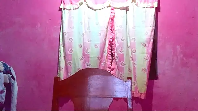 Snapshot of DessertFlower chatting on March 2026 04:50:01 AM DessertFlower online show from March 2026 04:50:01 AM