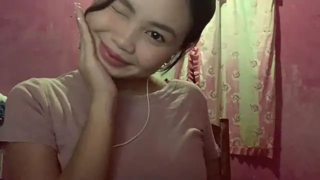 Snapshot of DessertFlower chatting on March 2026 04:17:01 AM DessertFlower online show from March 2026 04:17:01 AM