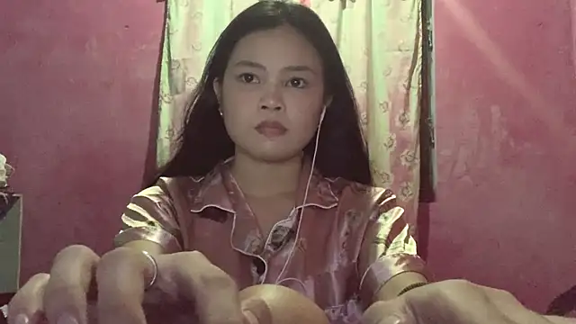 Snapshot of DessertFlower chatting on April 2026 04:17:01 AM DessertFlower online show from April 2026 04:17:01 AM