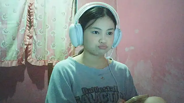 DessertFlower online show from May 2026 03:45:02 AM