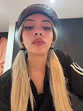 Snapshot of romanovanita chatting on March 2026 04:19:01 AM romanovanita online show from March 2026 04:19:01 AM