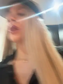 Snapshot of romanovanita chatting on April 2026 05:24:01 AM romanovanita online show from April 2026 05:24:01 AM