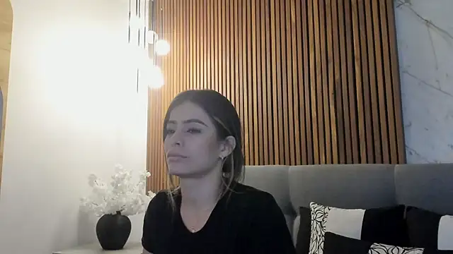 Snapshot of Amara_Velvet_ chatting on June 2026 04:09:01 PM Amara Velvet online show from June 2026 04:09:01 PM