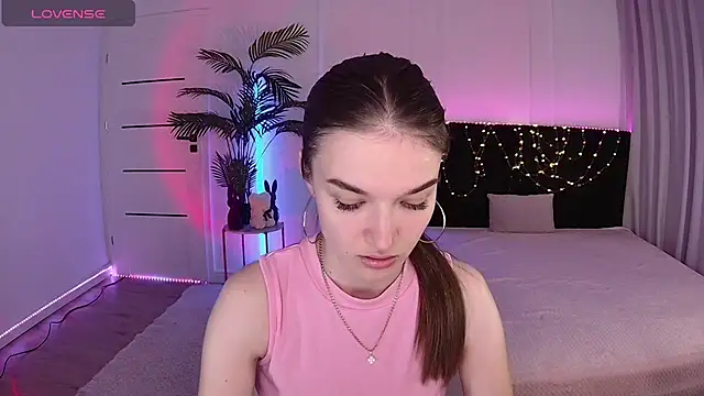 Snapshot of Ann_Wood chatting on May 2026 03:22:02 PM Ann Wood online show from May 2026 03:22:02 PM