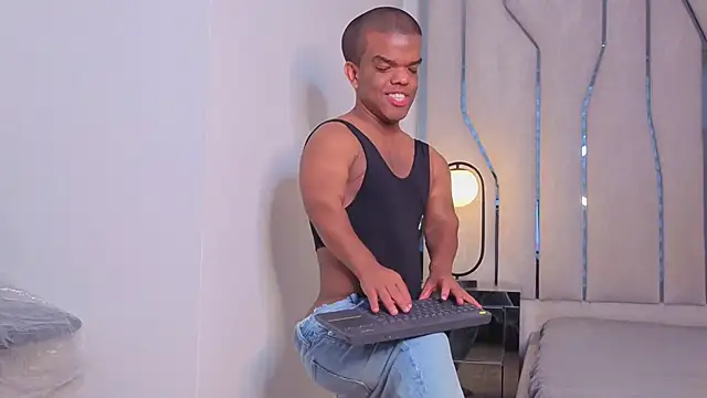 Snapshot of CHARLIE_WALKERR chatting on April 2026 12:25:01 PM CHARLIE WALKERR online show from April 2026 12:25:01 PM