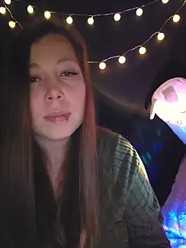 Snapshot of AliceBeverl chatting on February 2026 06:49:02 PM AliceBeverl online show from February 2026 06:49:02 PM