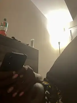 Snapshot of makeherfeelg chatting on February 2026 06:00:02 AM makeherfeelg online show from February 2026 06:00:02 AM