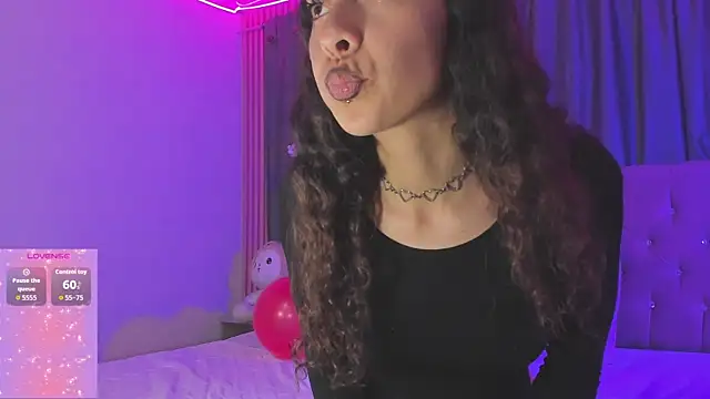 Snapshot of Kiara_lovely chatting on March 2026 04:01:01 AM Kiara lovely online show from March 2026 04:01:01 AM