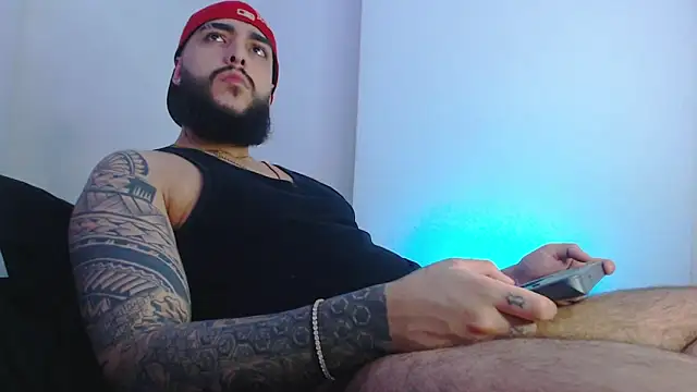 SantiagoHincapiie online show from March 2026 11:20:02 PM