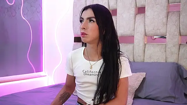 Fernanda thail  online show from April 2026 08:09:01 PM