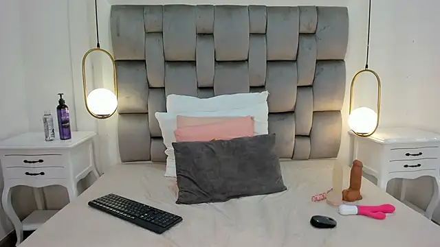 Snapshot of DrinkLau18 chatting on February 2026 09:03:02 PM DrinkLau18 online show from February 2026 09:03:02 PM