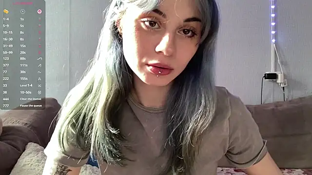 Emmibrilson online show from April 2026 12:30:01 PM