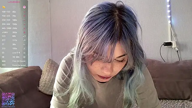 Emmibrilson online show from May 2026 12:24:02 PM