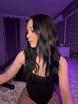 Olivia Noor online show from May 2026 07:45:02 PM