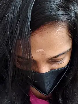 Shaliniqueen online show from July 2026 01:03:02 PM