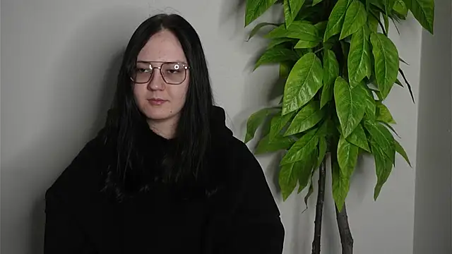 Snapshot of LeBrindza chatting on February 2026 01:23:01 PM LeBrindza online show from February 2026 01:23:01 PM