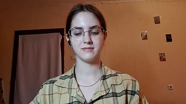 Katelemon online show from May 2026 01:17:01 PM