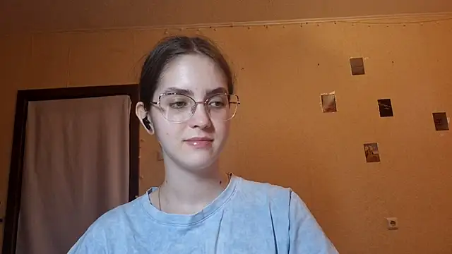 Katelemon online show from May 2026 01:19:01 PM