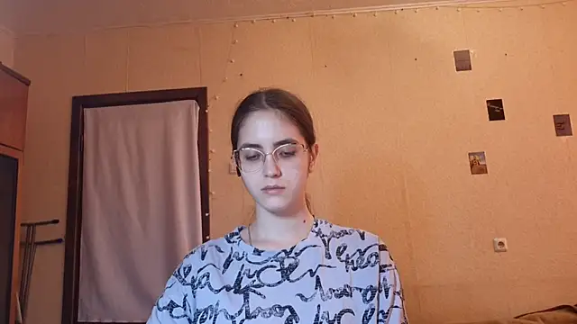 Snapshot of Katelemon chatting on July 2026 10:52:02 AM Katelemon online show from July 2026 10:52:02 AM